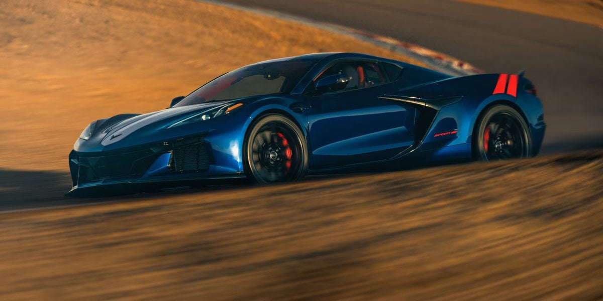 2027 C8 Corvette Grand Sport in Admiral Blue Metallic